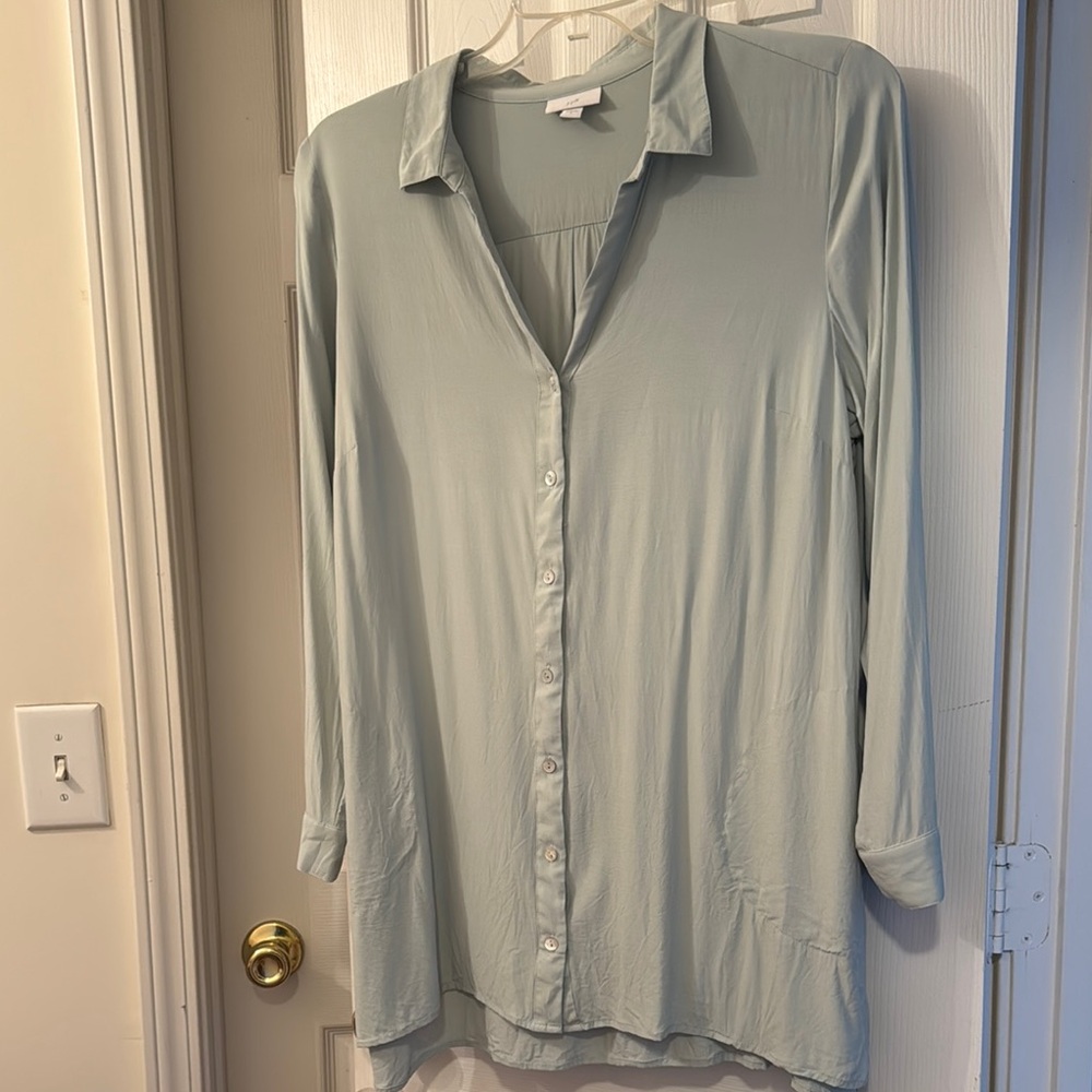 Women's Light Green Button-Up Top